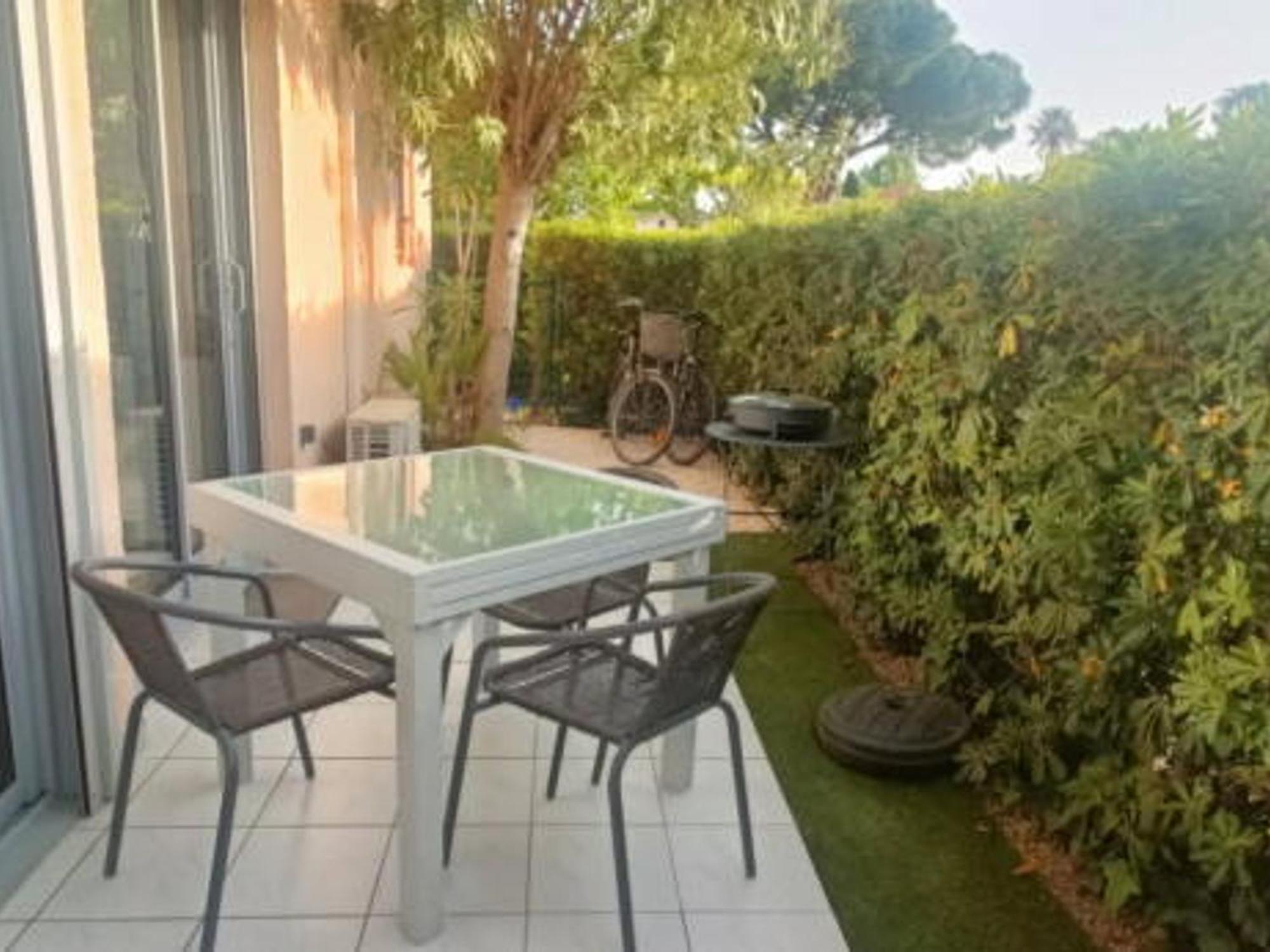 Climatise Avec Terrasse, Piscine Et Parking, A 700m De La A - Fr-1-776-4 *